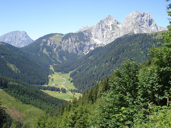 28 Tiefblick Eisenerzer Ramsau.JPG